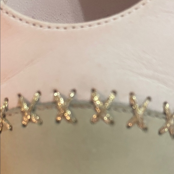 Salvatore Ferragamo Cream Flats with Gold Accents 6.5 B - Picture 3 of 6